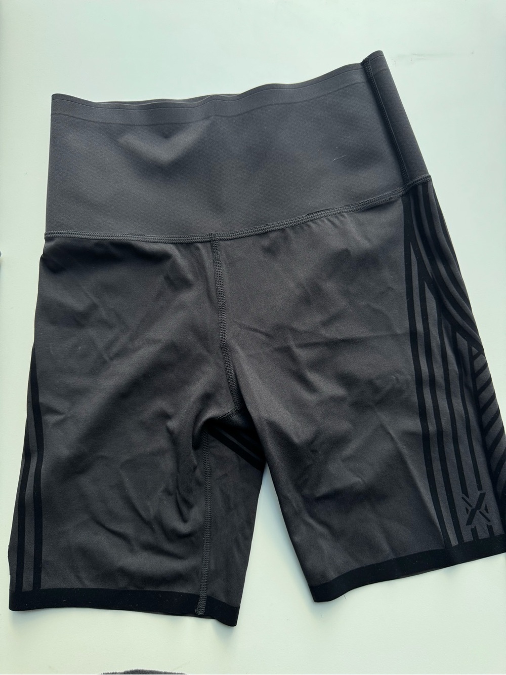 KNIX - HiTouch™️ High Rise Short - Picture 8 of 11